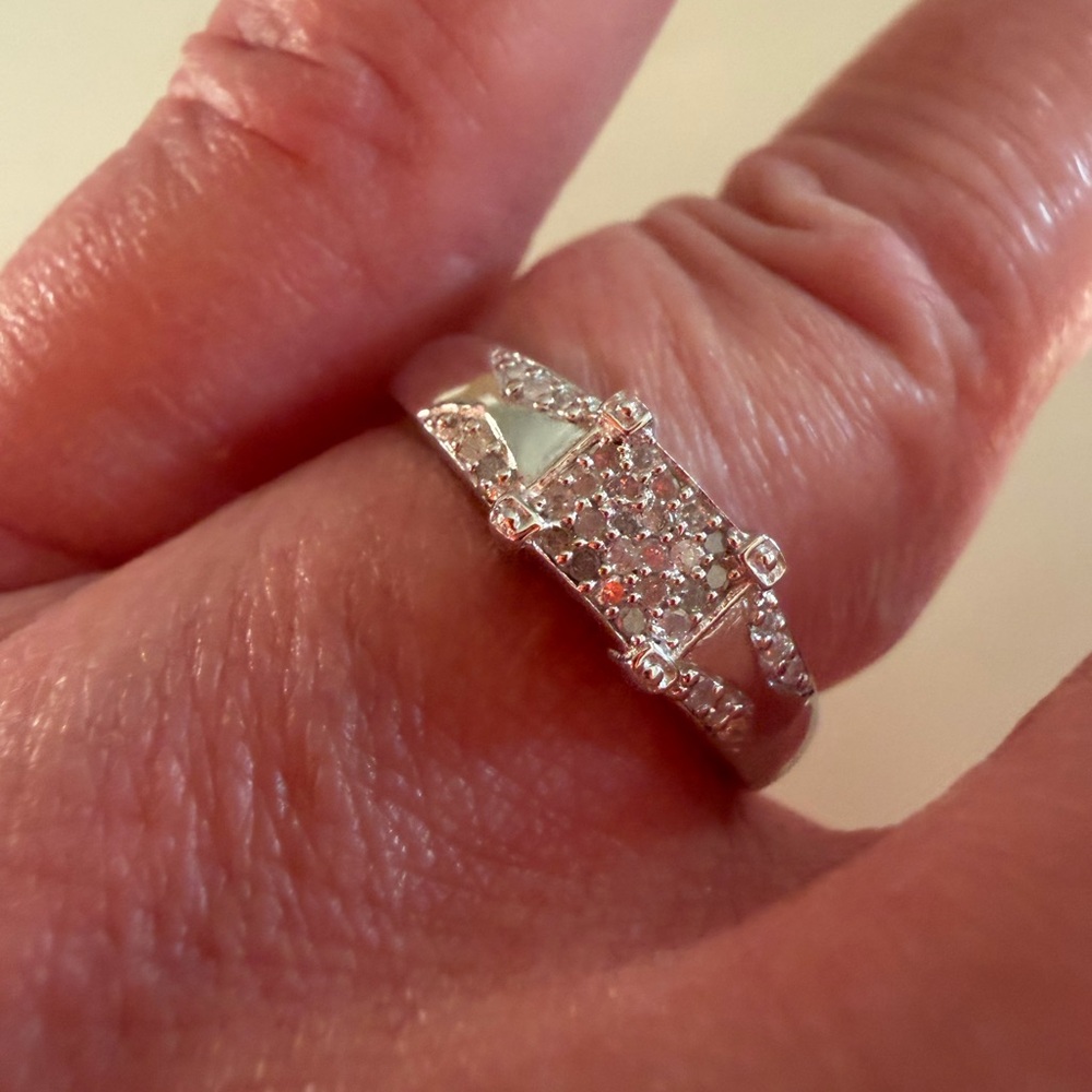 Elegant Silver Diamond Ring